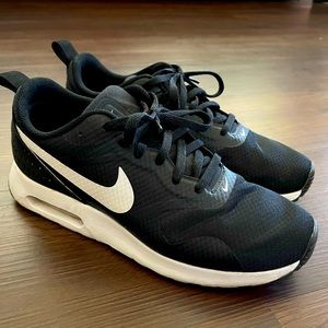 Women’s Nike shoes